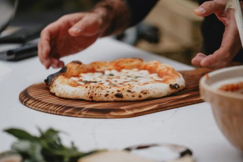 Fa pizza vágódeszka