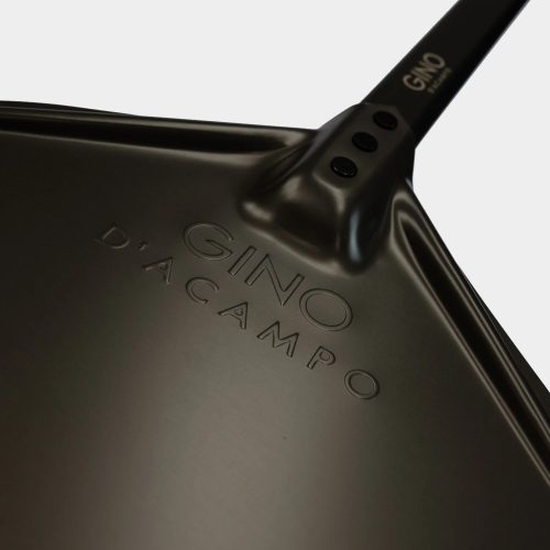 30 cm átmérőjű, sima felületű pizzalapát